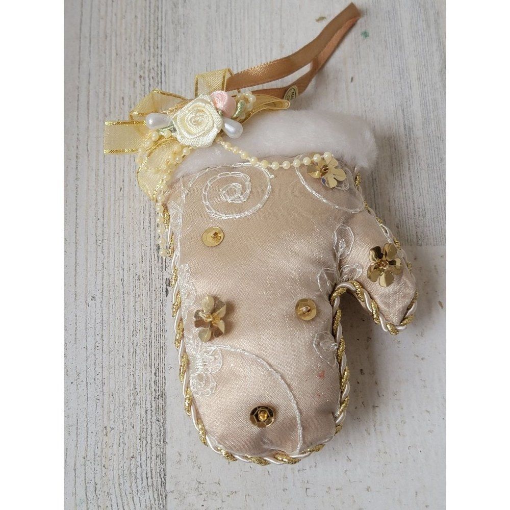 Satin‎ plush mitten floral flower ornament Xmas decor